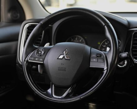 Серый Мицубиси Аутлендер, объемом двигателя 3 л и пробегом 190 тыс. км за 16700 $, фото 14 на Automoto.ua