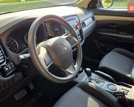 Серый Мицубиси Аутлендер, объемом двигателя 2 л и пробегом 44 тыс. км за 17900 $, фото 15 на Automoto.ua