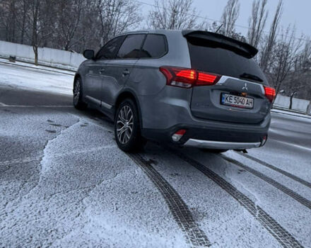 Серый Мицубиси Аутлендер, объемом двигателя 2.36 л и пробегом 205 тыс. км за 13400 $, фото 3 на Automoto.ua