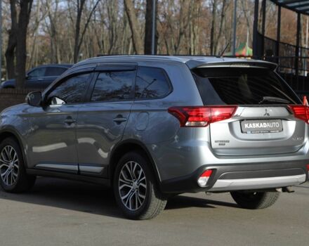 Серый Мицубиси Аутлендер, объемом двигателя 3 л и пробегом 190 тыс. км за 16700 $, фото 5 на Automoto.ua