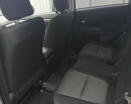 Серый Мицубиси Аутлендер, объемом двигателя 2.4 л и пробегом 250 тыс. км за 14500 $, фото 5 на Automoto.ua