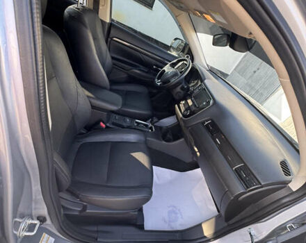 Сірий Міцубісі Аутлендер, об'ємом двигуна 2.36 л та пробігом 123 тис. км за 17400 $, фото 5 на Automoto.ua