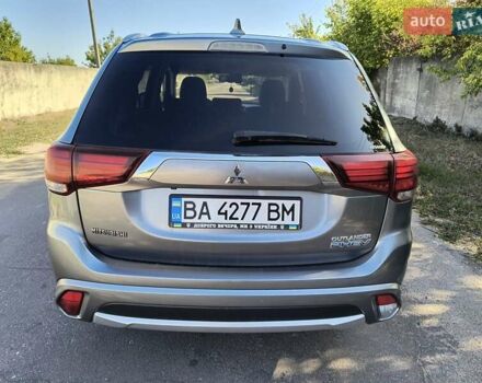 Серый Мицубиси Аутлендер, объемом двигателя 2 л и пробегом 116 тыс. км за 19000 $, фото 7 на Automoto.ua