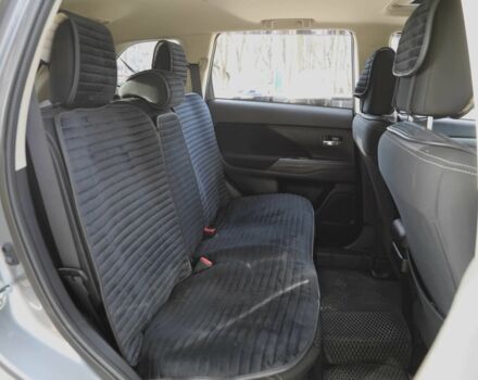 Серый Мицубиси Аутлендер, объемом двигателя 3 л и пробегом 190 тыс. км за 16700 $, фото 9 на Automoto.ua