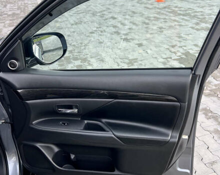 Сірий Міцубісі Аутлендер, об'ємом двигуна 2.27 л та пробігом 210 тис. км за 22000 $, фото 20 на Automoto.ua