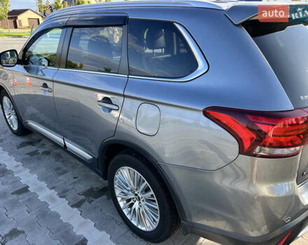 Сірий Міцубісі Аутлендер, об'ємом двигуна 2.27 л та пробігом 210 тис. км за 22000 $, фото 6 на Automoto.ua