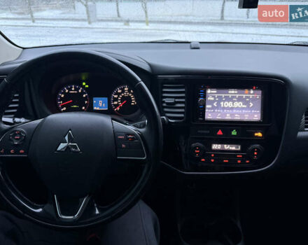 Серый Мицубиси Аутлендер, объемом двигателя 2.36 л и пробегом 205 тыс. км за 13400 $, фото 8 на Automoto.ua