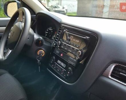 Серый Мицубиси Аутлендер, объемом двигателя 2 л и пробегом 44 тыс. км за 17900 $, фото 65 на Automoto.ua