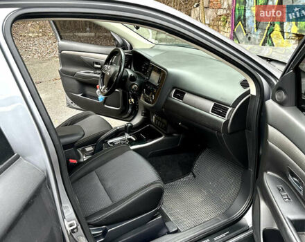 Серый Мицубиси Аутлендер, объемом двигателя 2.4 л и пробегом 213 тыс. км за 13999 $, фото 34 на Automoto.ua