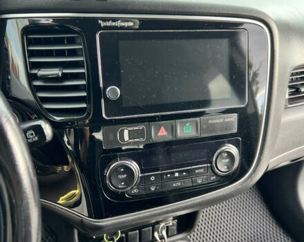 Сірий Міцубісі Аутлендер, об'ємом двигуна 2.27 л та пробігом 210 тис. км за 22000 $, фото 28 на Automoto.ua