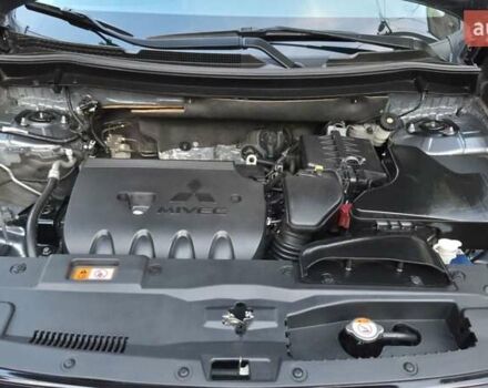 Серый Мицубиси Аутлендер, объемом двигателя 2 л и пробегом 44 тыс. км за 17900 $, фото 74 на Automoto.ua