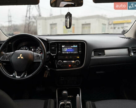 Серый Мицубиси Аутлендер, объемом двигателя 2.4 л и пробегом 148 тыс. км за 12500 $, фото 11 на Automoto.ua