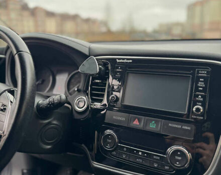 Серый Мицубиси Аутлендер, объемом двигателя 2.36 л и пробегом 182 тыс. км за 15500 $, фото 12 на Automoto.ua