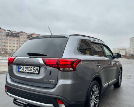 Серый Мицубиси Аутлендер, объемом двигателя 2.36 л и пробегом 182 тыс. км за 15500 $, фото 3 на Automoto.ua