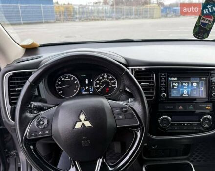 Сірий Міцубісі Аутлендер, об'ємом двигуна 2.36 л та пробігом 147 тис. км за 13200 $, фото 3 на Automoto.ua