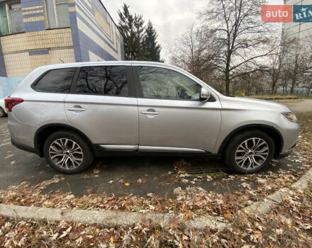 Сірий Міцубісі Аутлендер, об'ємом двигуна 2.36 л та пробігом 120 тис. км за 14000 $, фото 2 на Automoto.ua