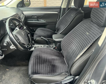 Сірий Міцубісі Аутлендер, об'ємом двигуна 3 л та пробігом 190 тис. км за 16500 $, фото 11 на Automoto.ua