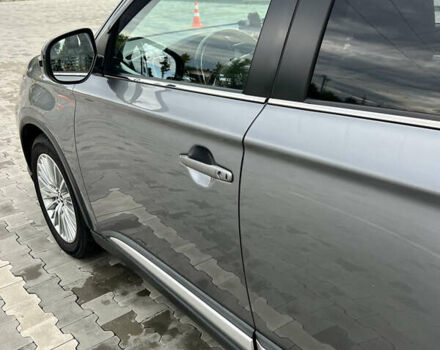 Сірий Міцубісі Аутлендер, об'ємом двигуна 2.27 л та пробігом 210 тис. км за 22000 $, фото 13 на Automoto.ua