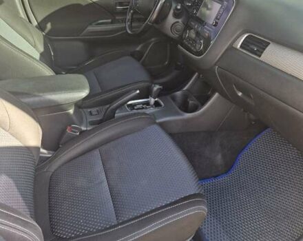 Міцубісі Аутлендер 2016 у Харкові на Automoto.ua Сірий Міцубісі Аутлендер, об'ємом двигуна 2.36 л та пробігом 224 тис. км за 14599 $, фото 10 на Automoto.ua