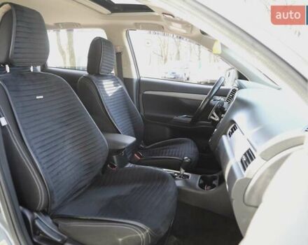 Серый Мицубиси Аутлендер, объемом двигателя 3 л и пробегом 190 тыс. км за 16700 $, фото 10 на Automoto.ua