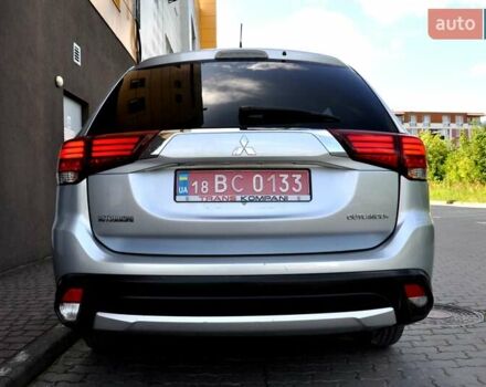 Міцубісі Аутлендер 2016 у Львові на Automoto.ua Сірий Міцубісі Аутлендер, об'ємом двигуна 2.36 л та пробігом 256 тис. км за 11700 $, фото 11 на Automoto.ua