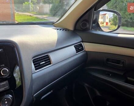 Серый Мицубиси Аутлендер, объемом двигателя 2 л и пробегом 44 тыс. км за 17900 $, фото 20 на Automoto.ua