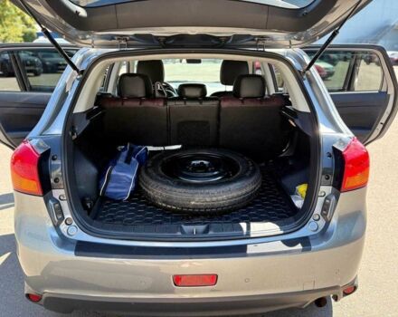 Серый Мицубиси Аутлендер, объемом двигателя 2 л и пробегом 167 тыс. км за 12900 $, фото 5 на Automoto.ua