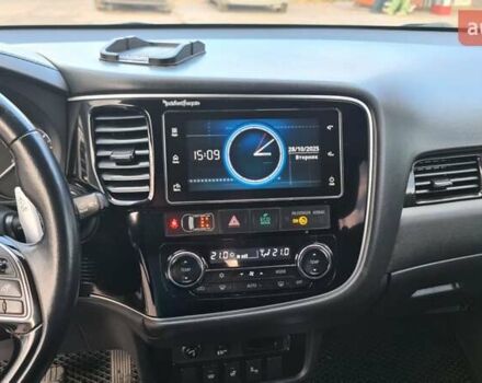 Серый Мицубиси Аутлендер, объемом двигателя 2.3 л и пробегом 253 тыс. км за 18500 $, фото 11 на Automoto.ua