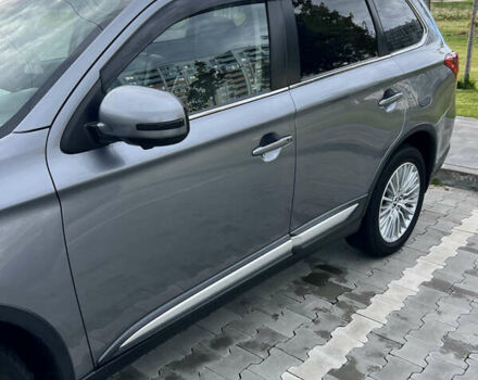 Сірий Міцубісі Аутлендер, об'ємом двигуна 2.27 л та пробігом 210 тис. км за 22000 $, фото 2 на Automoto.ua