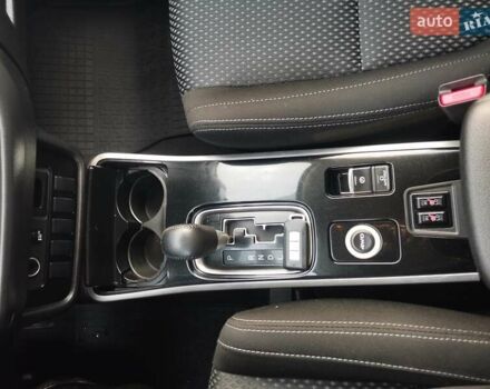 Серый Мицубиси Аутлендер, объемом двигателя 2.3 л и пробегом 130 тыс. км за 16500 $, фото 14 на Automoto.ua