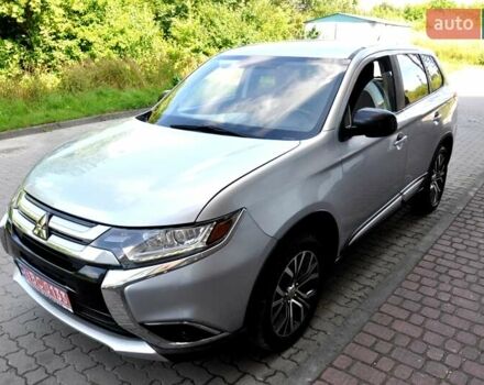 Міцубісі Аутлендер 2016 у Львові на Automoto.ua Сірий Міцубісі Аутлендер, об'ємом двигуна 2.36 л та пробігом 256 тис. км за 11700 $, фото 1 на Automoto.ua