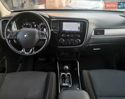 Серый Мицубиси Аутлендер, объемом двигателя 2.3 л и пробегом 130 тыс. км за 16500 $, фото 17 на Automoto.ua