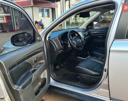 Серый Мицубиси Аутлендер, объемом двигателя 2.3 л и пробегом 253 тыс. км за 18500 $, фото 4 на Automoto.ua