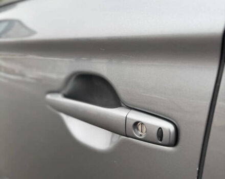 Серый Мицубиси Аутлендер, объемом двигателя 2.36 л и пробегом 182 тыс. км за 15500 $, фото 7 на Automoto.ua