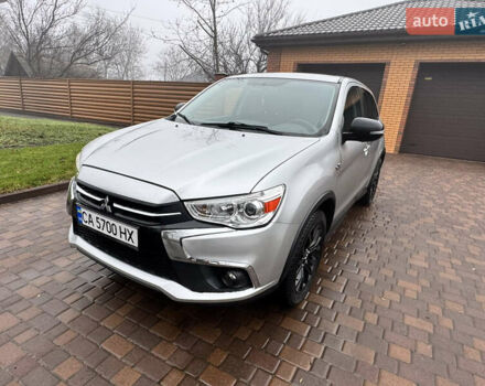 Серый Мицубиси Аутлендер, объемом двигателя 2 л и пробегом 161 тыс. км за 15500 $, фото 1 на Automoto.ua