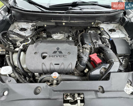 Серый Мицубиси Аутлендер, объемом двигателя 2 л и пробегом 161 тыс. км за 15500 $, фото 14 на Automoto.ua