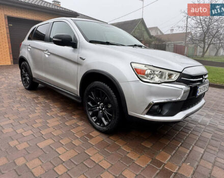 Серый Мицубиси Аутлендер, объемом двигателя 2 л и пробегом 161 тыс. км за 15500 $, фото 4 на Automoto.ua