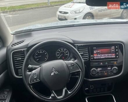 Серый Мицубиси Аутлендер, объемом двигателя 2.36 л и пробегом 120 тыс. км за 16100 $, фото 17 на Automoto.ua