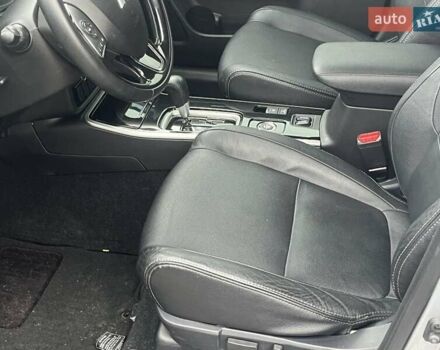 Серый Мицубиси Аутлендер, объемом двигателя 2.36 л и пробегом 120 тыс. км за 16100 $, фото 7 на Automoto.ua