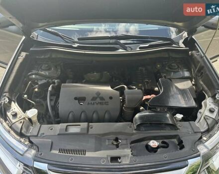 Серый Мицубиси Аутлендер, объемом двигателя 2.36 л и пробегом 85 тыс. км за 17500 $, фото 29 на Automoto.ua