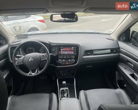 Серый Мицубиси Аутлендер, объемом двигателя 2.36 л и пробегом 120 тыс. км за 16100 $, фото 15 на Automoto.ua