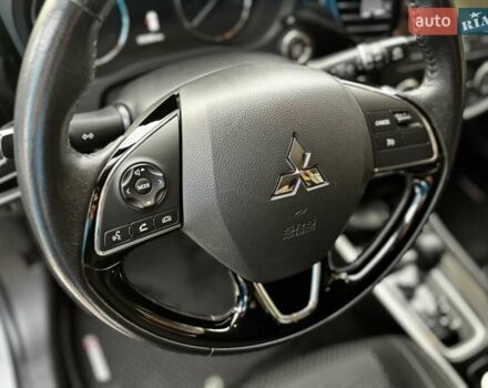 Серый Мицубиси Аутлендер, объемом двигателя 2.36 л и пробегом 51 тыс. км за 21000 $, фото 13 на Automoto.ua