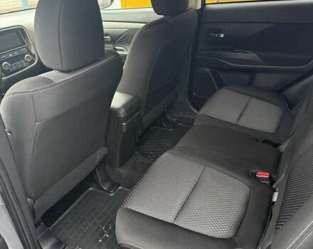 Сірий Міцубісі Аутлендер, об'ємом двигуна 2.36 л та пробігом 86 тис. км за 17000 $, фото 30 на Automoto.ua