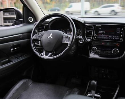 Серый Мицубиси Аутлендер, объемом двигателя 3 л и пробегом 195 тыс. км за 16900 $, фото 11 на Automoto.ua