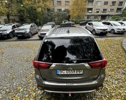 Серый Мицубиси Аутлендер, объемом двигателя 3 л и пробегом 159 тыс. км за 19500 $, фото 8 на Automoto.ua