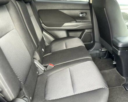 Мицубиси Аутлендер 2017 в Днепре (Днепропетровске) на Automoto.ua Серый Мицубиси Аутлендер, объемом двигателя 2 л и пробегом 103 тыс. км за 16990 $, фото 19 на Automoto.ua