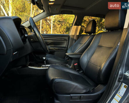 Серый Мицубиси Аутлендер, объемом двигателя 2.4 л и пробегом 167 тыс. км за 15999 $, фото 13 на Automoto.ua