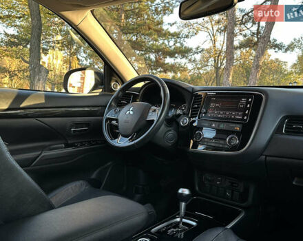 Серый Мицубиси Аутлендер, объемом двигателя 2.4 л и пробегом 167 тыс. км за 15999 $, фото 16 на Automoto.ua