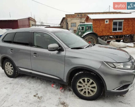 Серый Мицубиси Аутлендер, объемом двигателя 2 л и пробегом 132 тыс. км за 16000 $, фото 2 на Automoto.ua