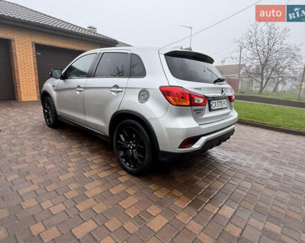 Серый Мицубиси Аутлендер, объемом двигателя 2 л и пробегом 161 тыс. км за 15500 $, фото 8 на Automoto.ua